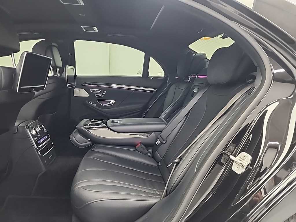 Mercedes-Benz S-Class — photo 11