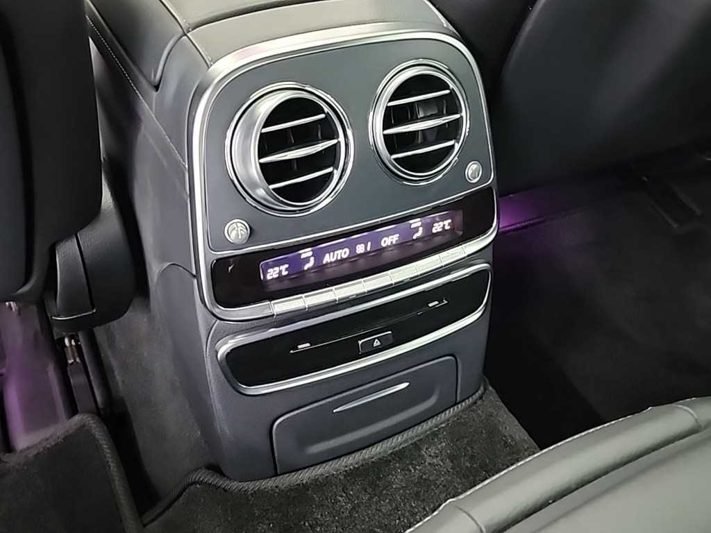 Mercedes-Benz S-Class — photo 12