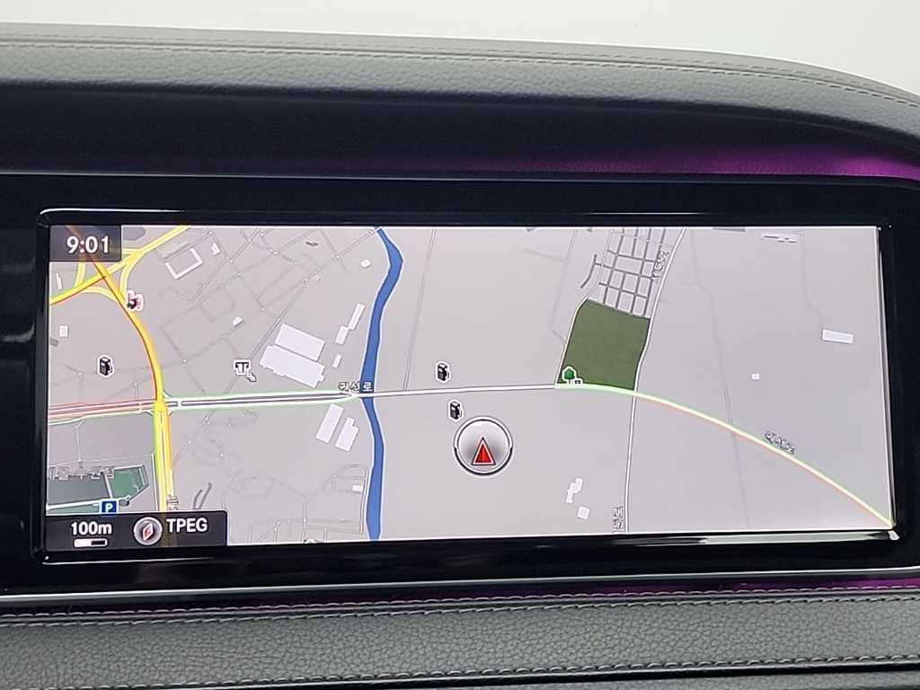 Mercedes-Benz S-Class — photo 16