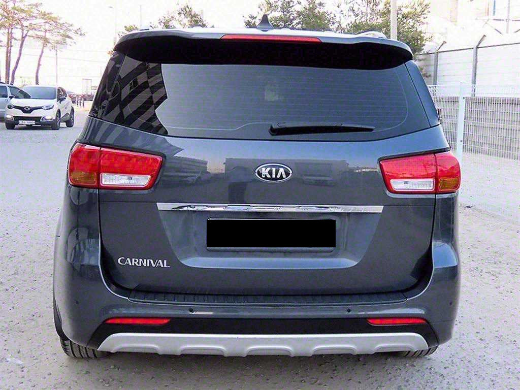 Kia Carnival — photo 04