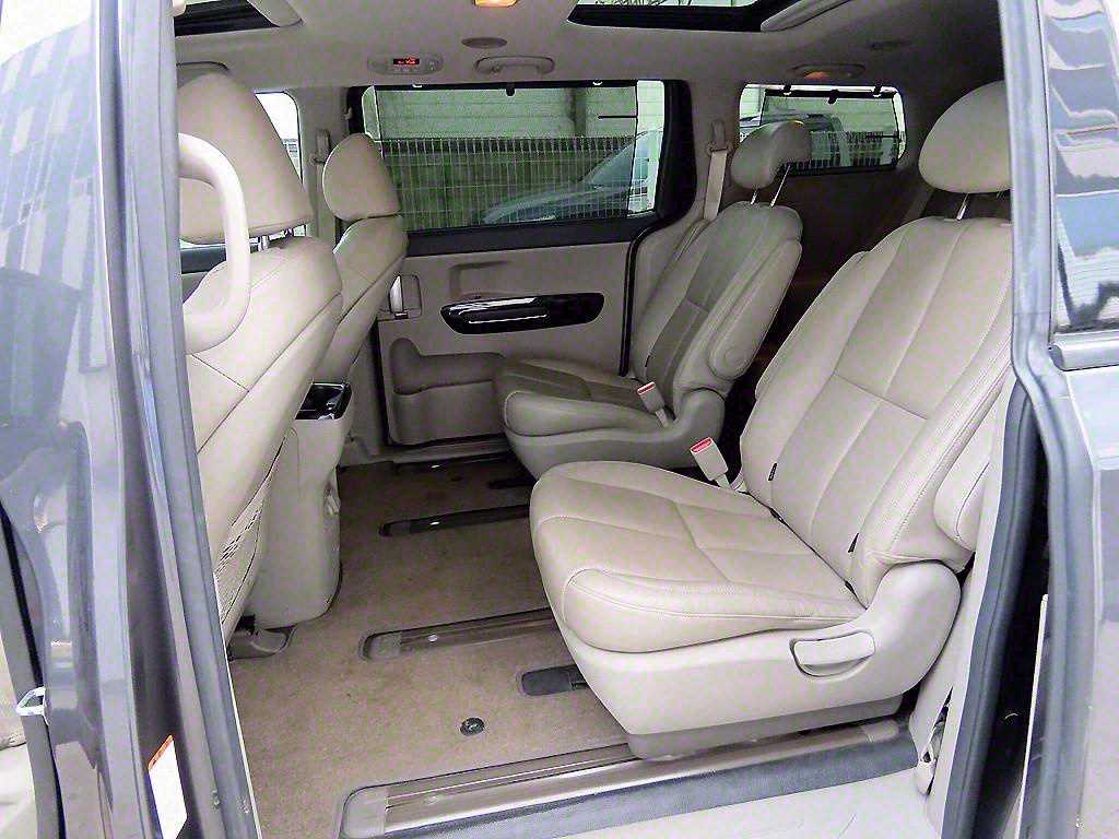Kia Carnival — photo 06