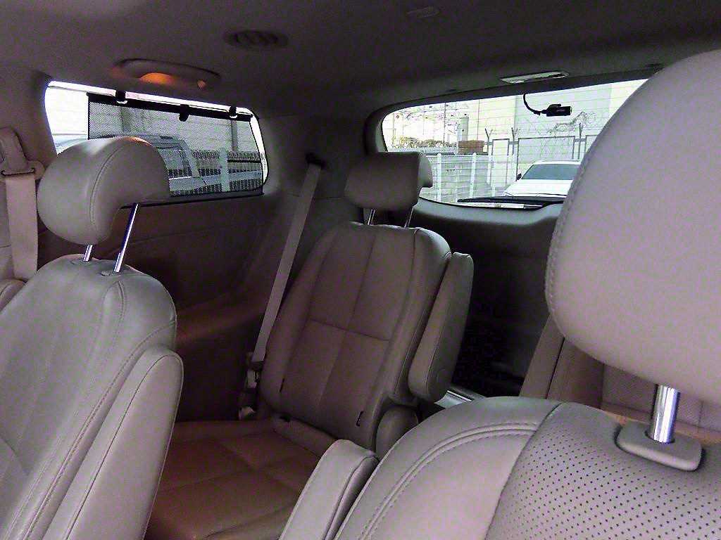Kia Carnival — photo 07