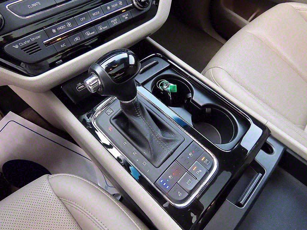 Kia Carnival — photo 11