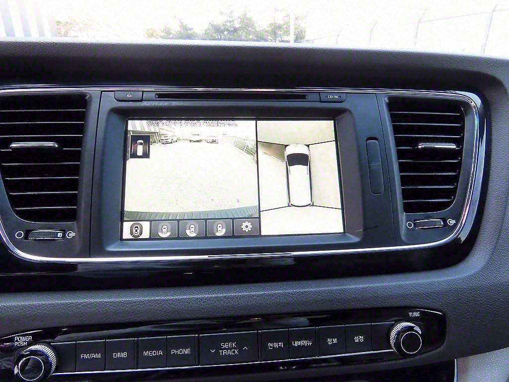 Kia Carnival — photo 14