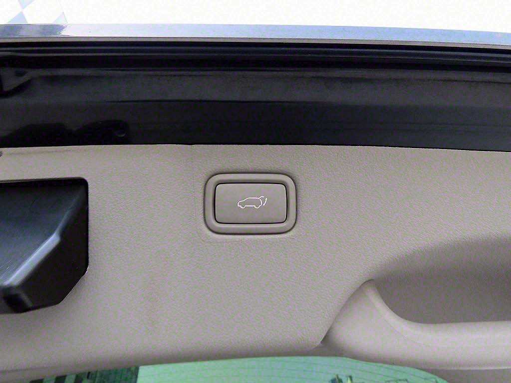 Kia Carnival — photo 15