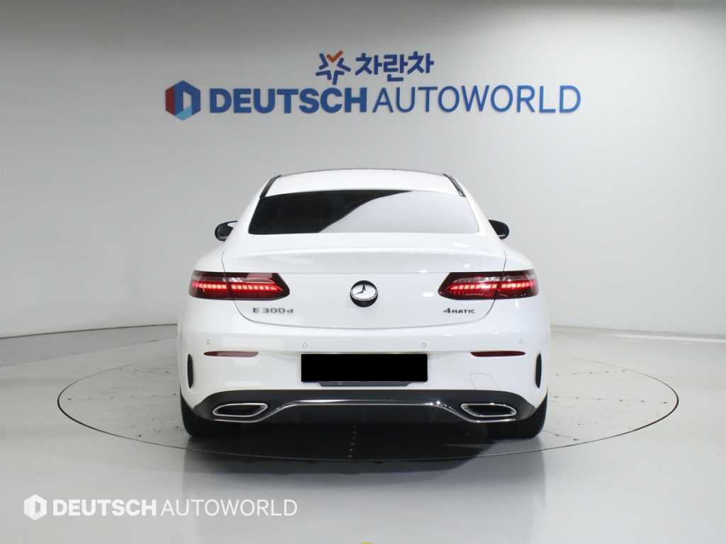 Mercedes-Benz E-Class — photo 04