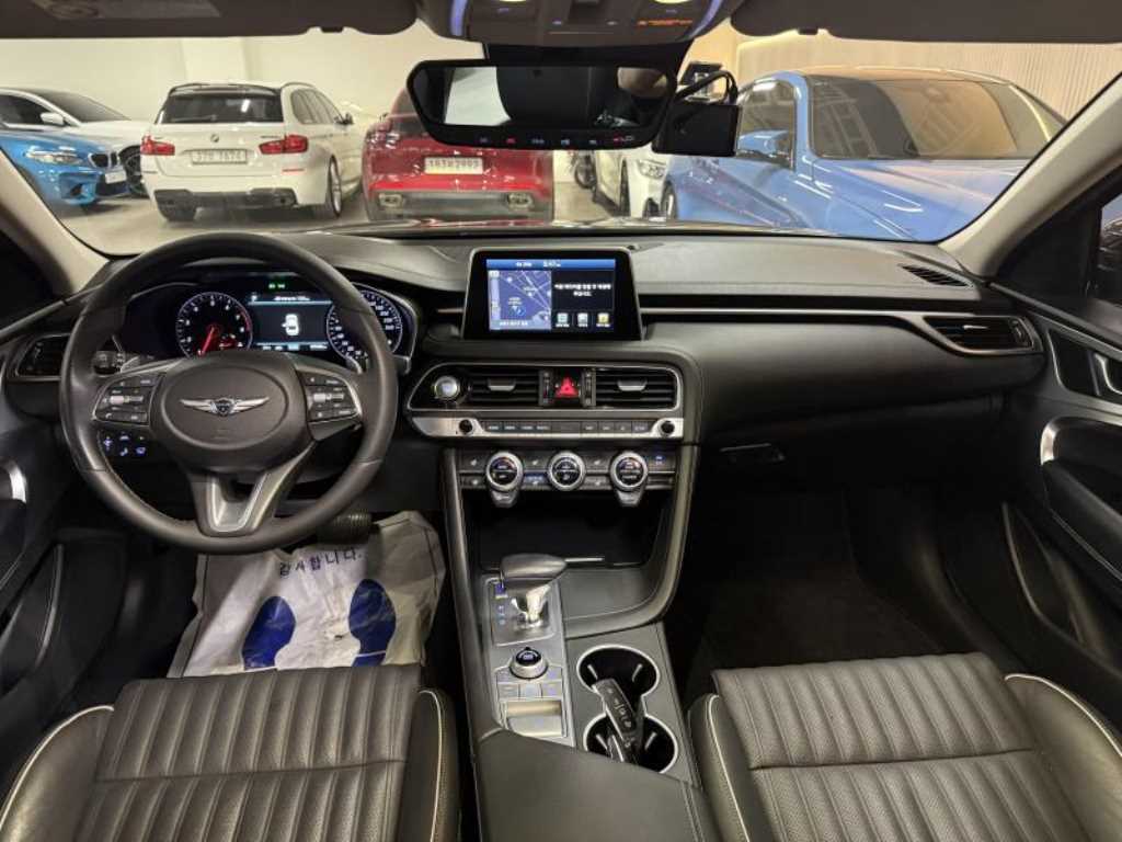 Genesis G70 — photo 06