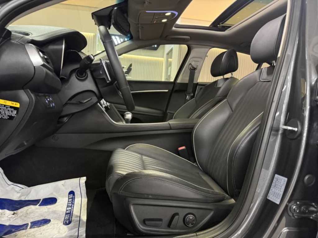Genesis G70 — photo 07