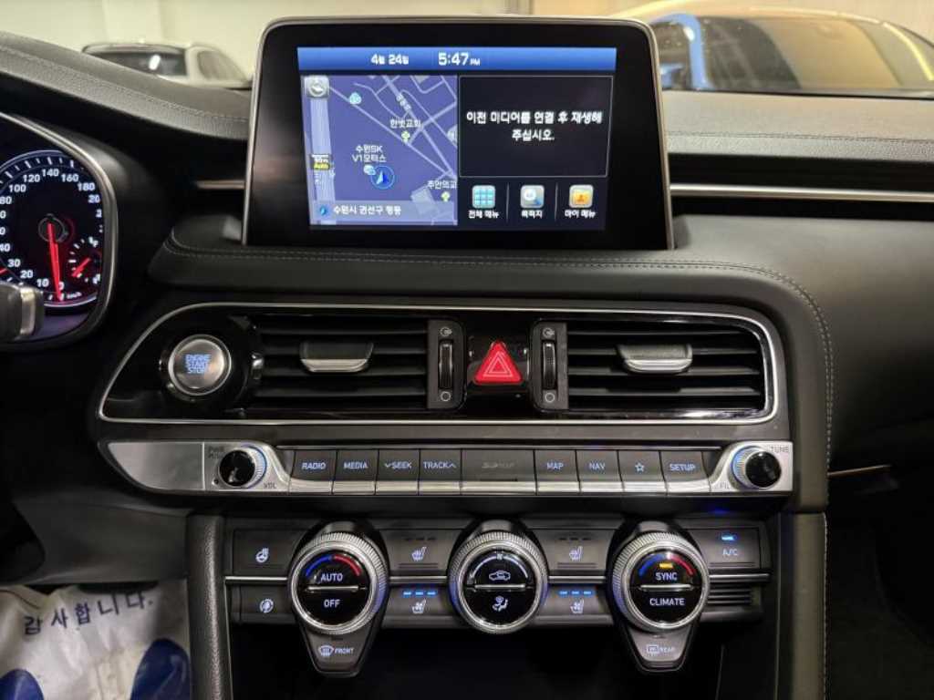 Genesis G70 — photo 11