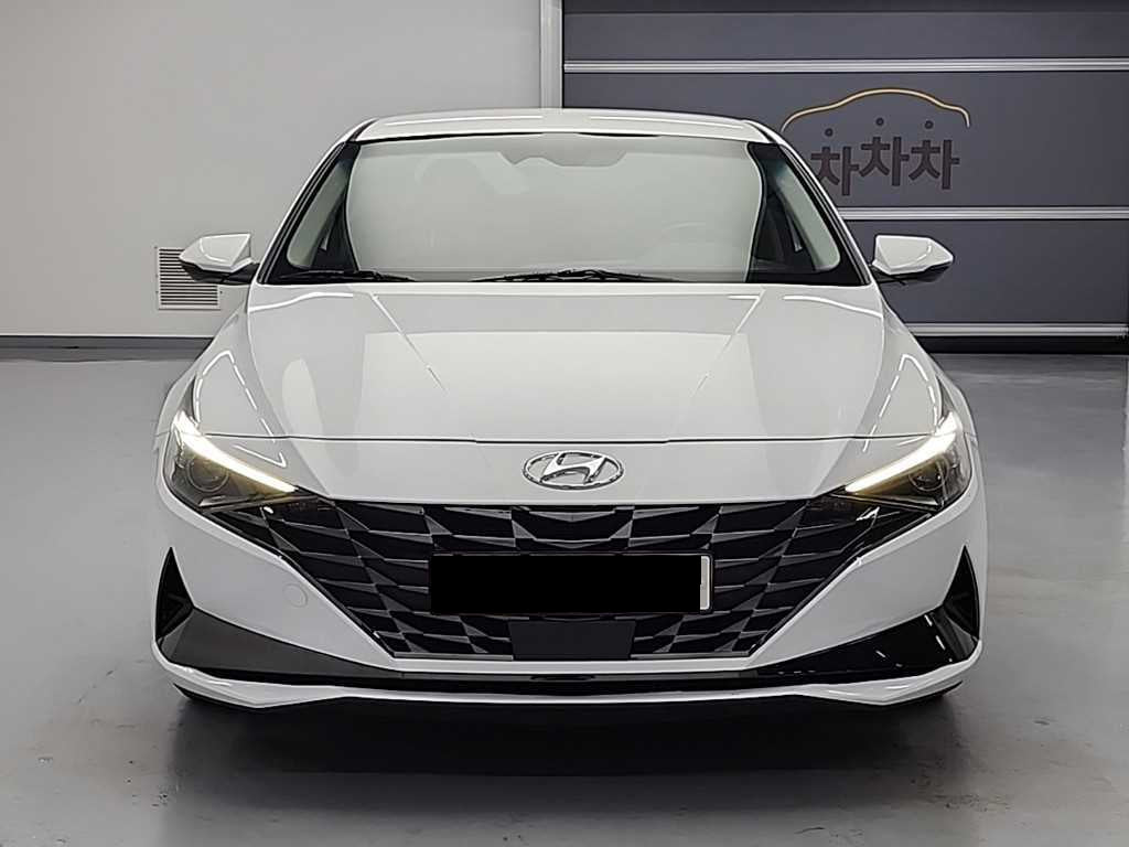 Hyundai Avante — photo 02