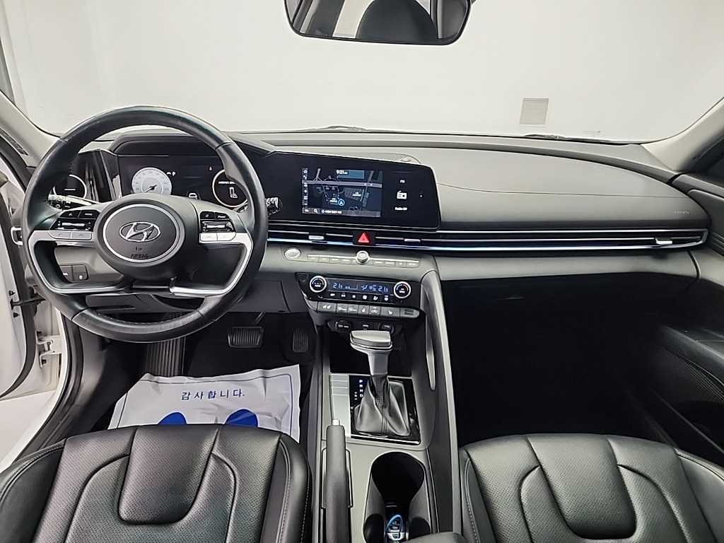Hyundai Avante — photo 07