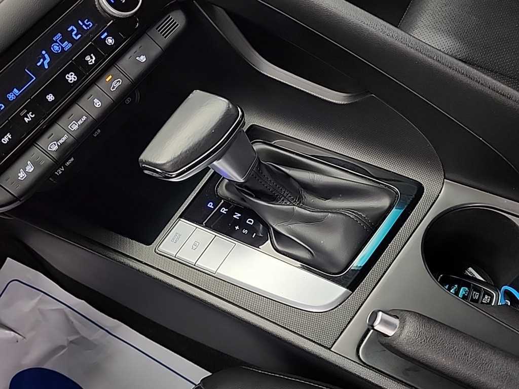Hyundai Avante — photo 08