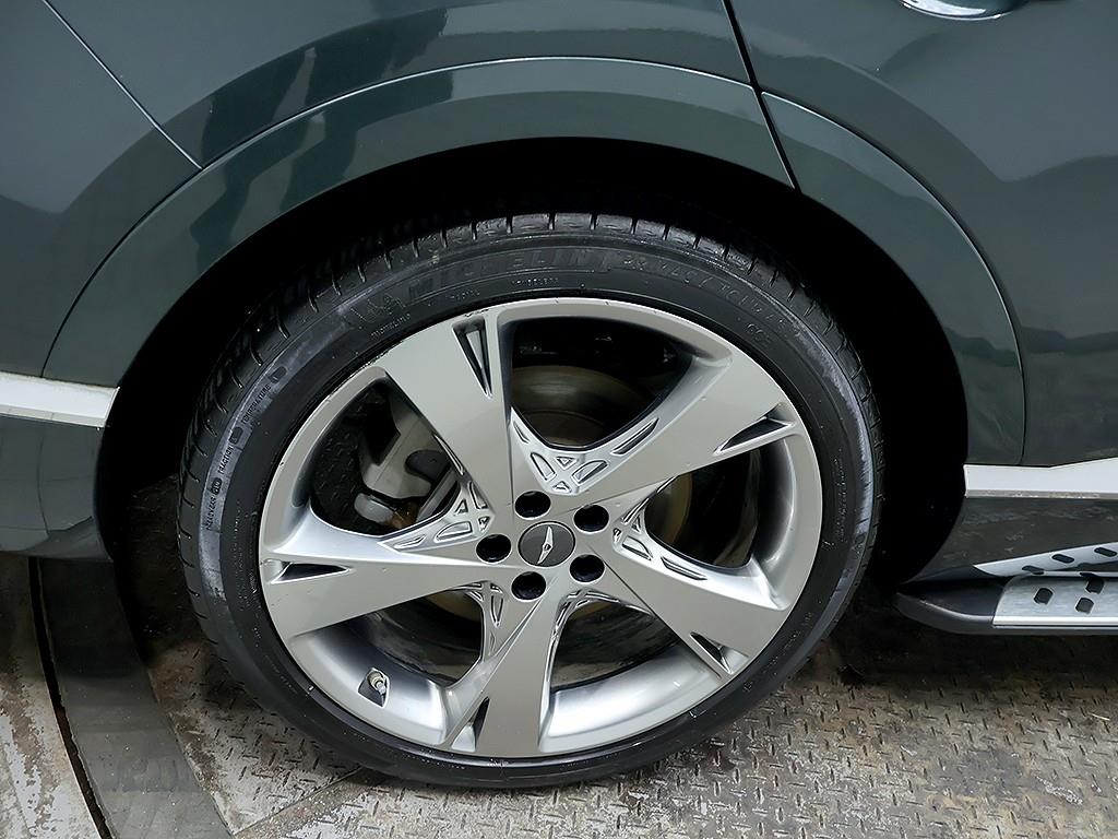 Genesis GV80 — photo 08