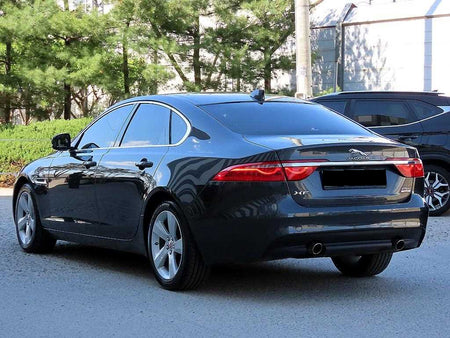 Jaguar XF — photo 03