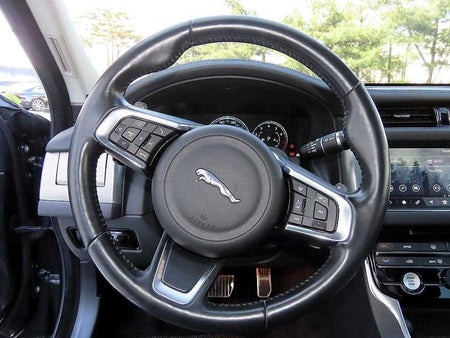 Jaguar XF — photo 08
