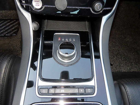 Jaguar XF — photo 11