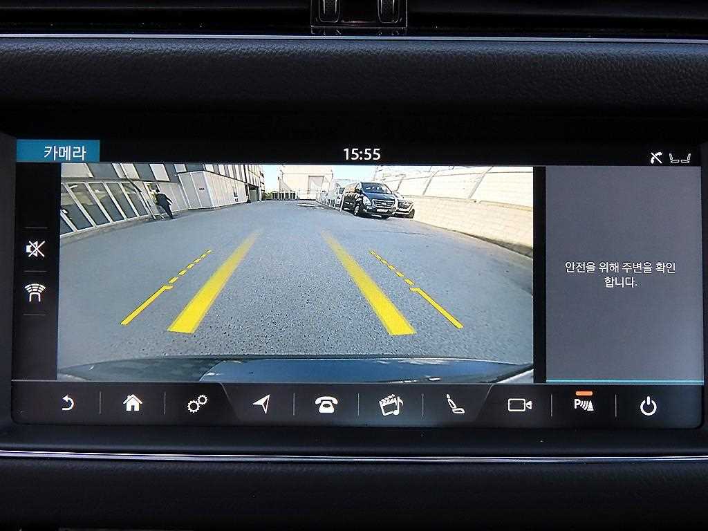 Jaguar XF — photo 14