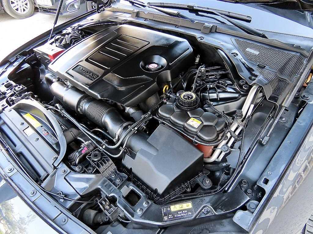 Jaguar XF — photo 19