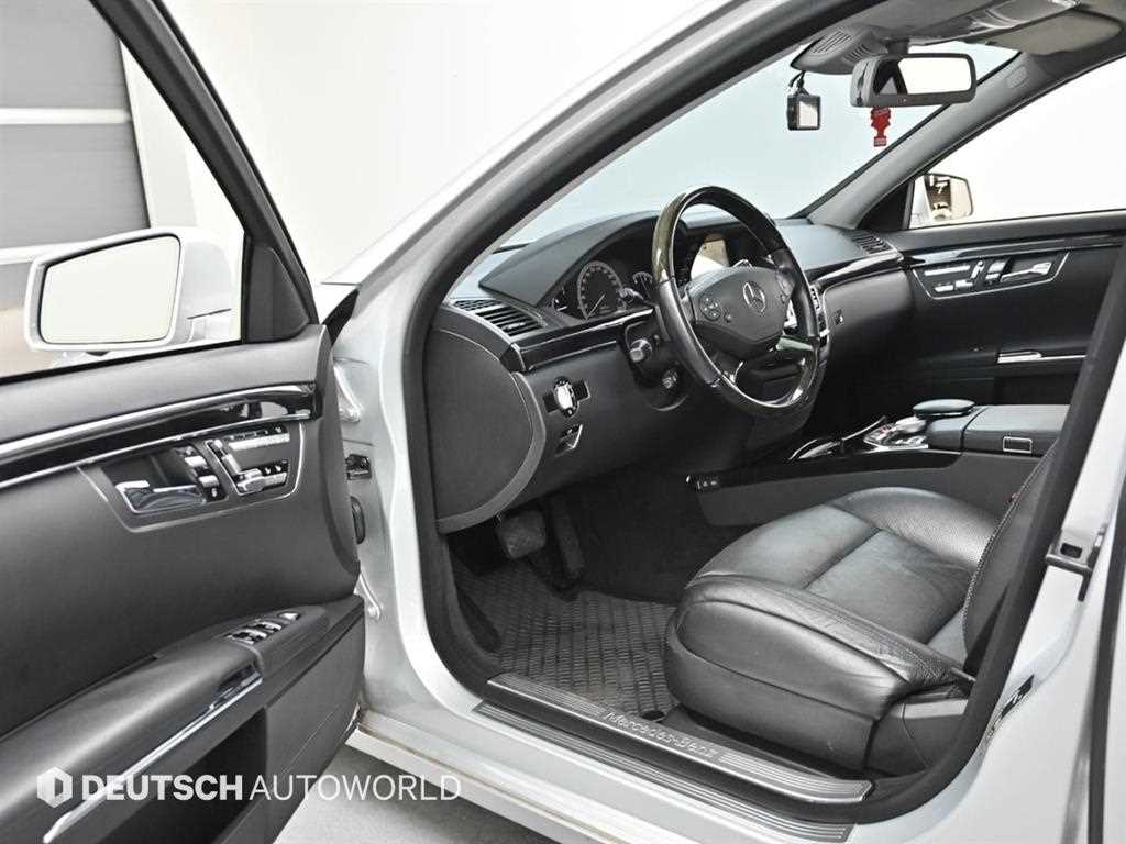 Mercedes-Benz S-Class — photo 11