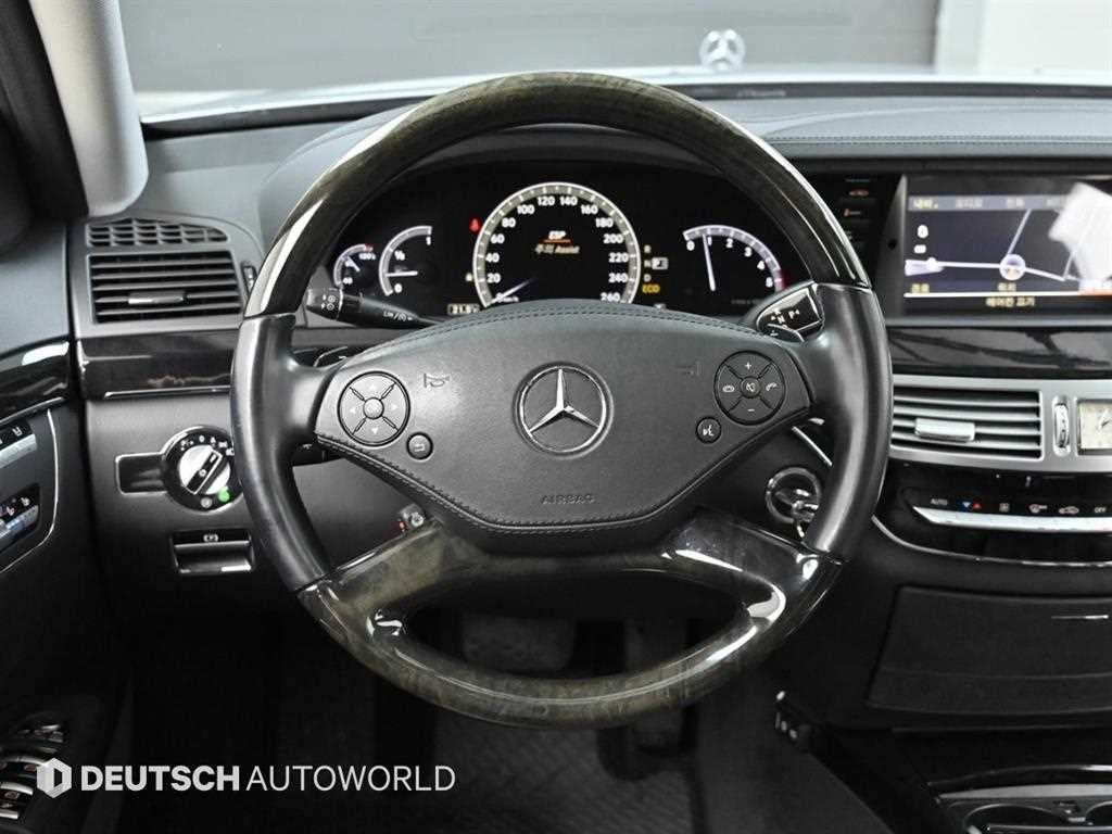 Mercedes-Benz S-Class — photo 13