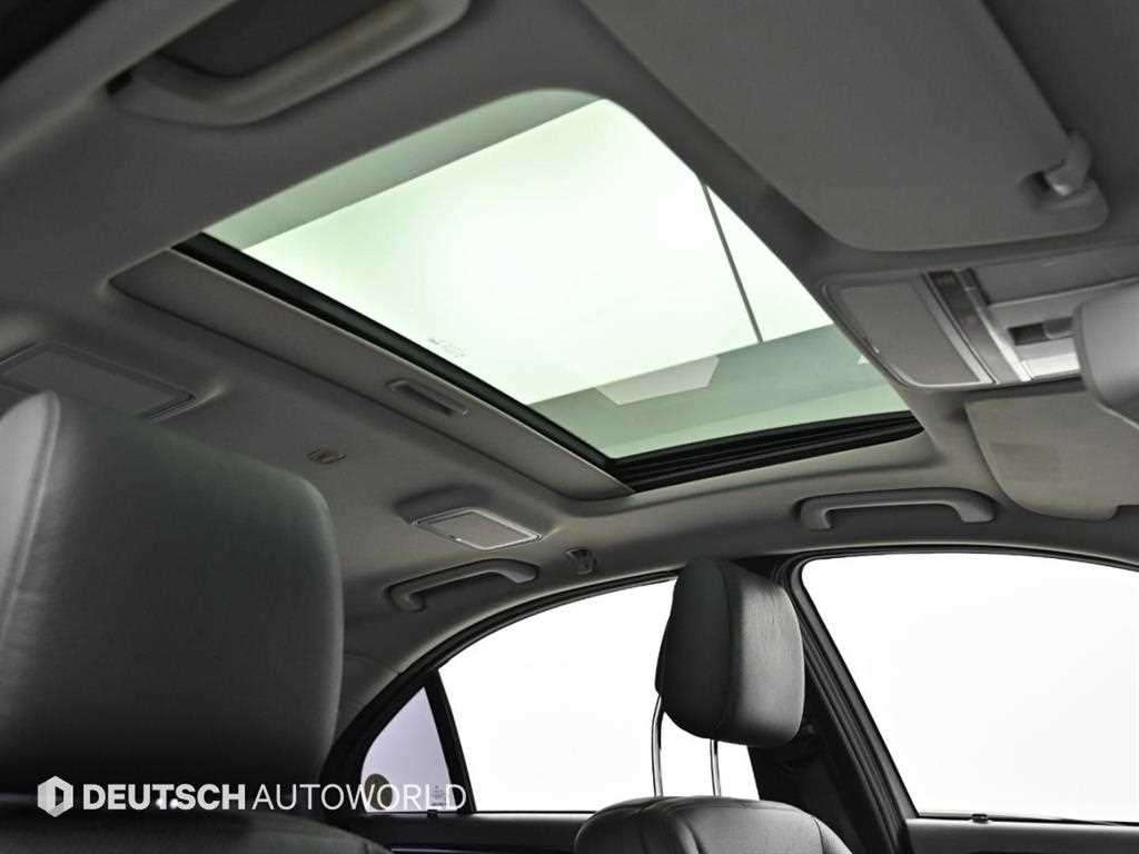 Mercedes-Benz S-Class — photo 18