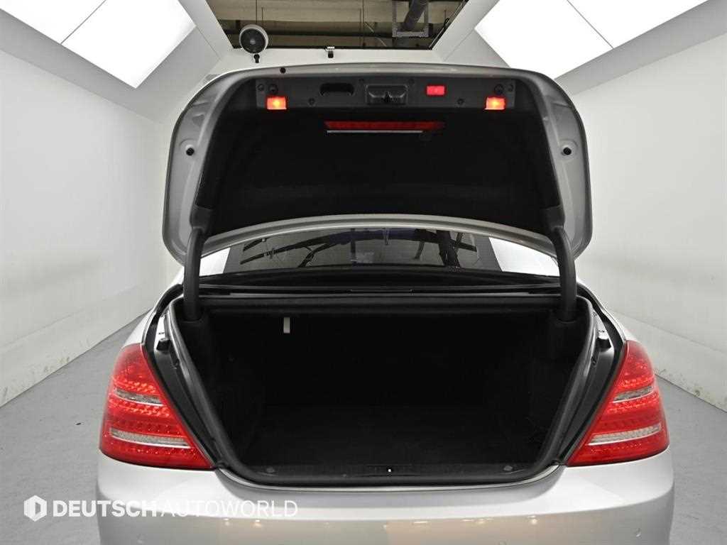 Mercedes-Benz S-Class — photo 19