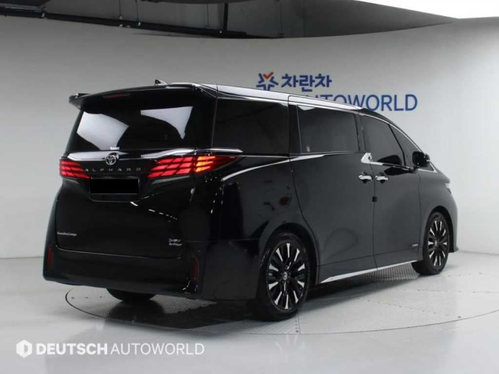 Toyota Alphard — photo 02