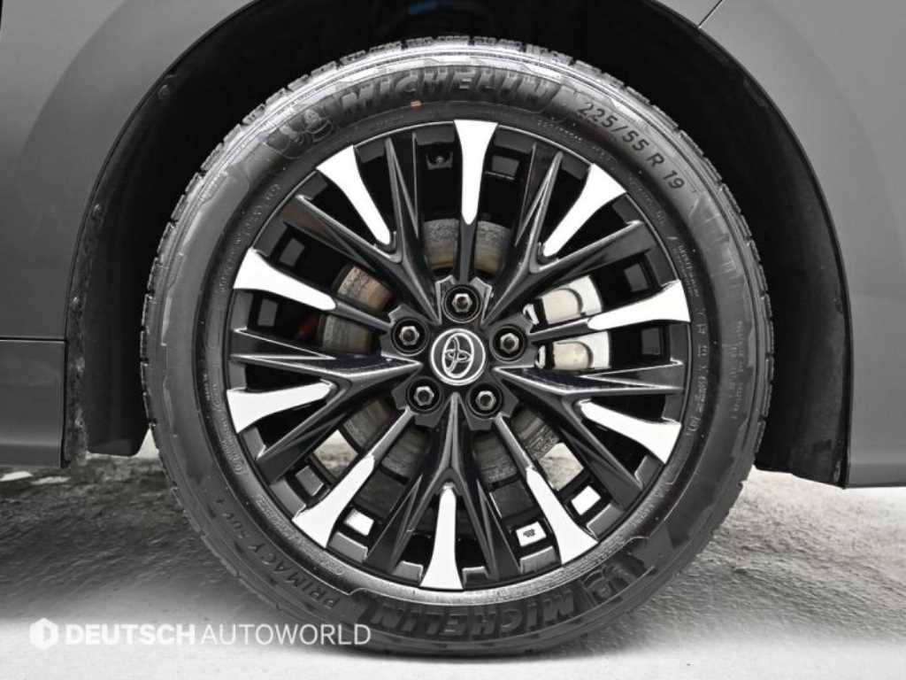 Toyota Alphard — photo 05