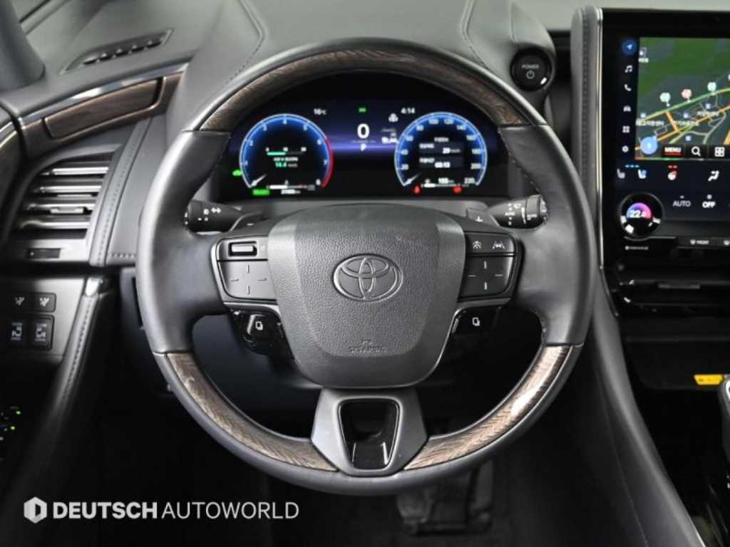 Toyota Alphard — photo 13