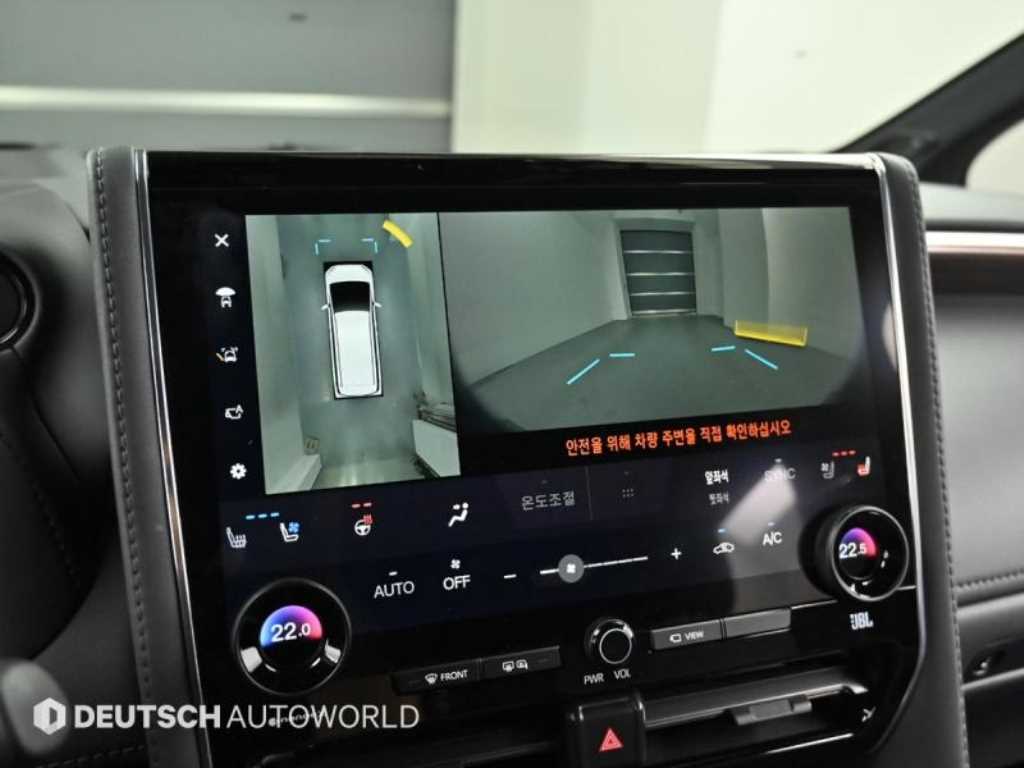 Toyota Alphard — photo 15