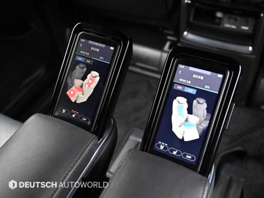 Toyota Alphard — photo 16