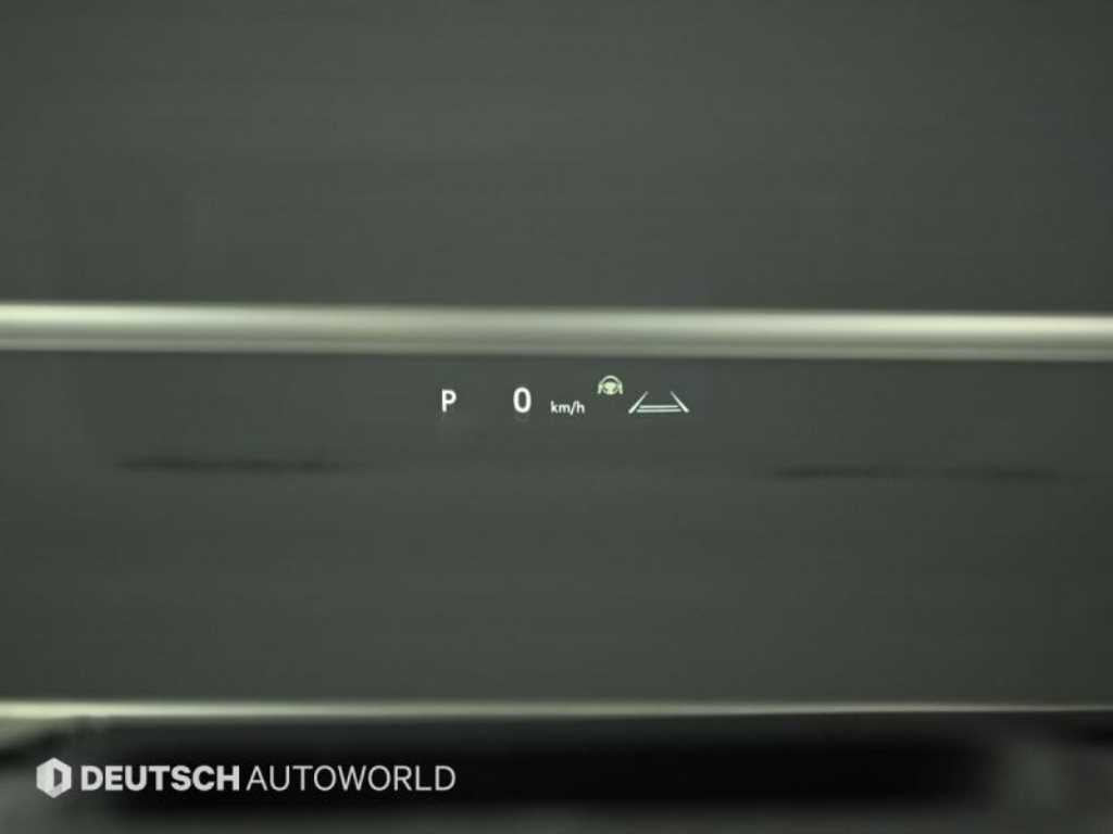 Toyota Alphard — photo 17