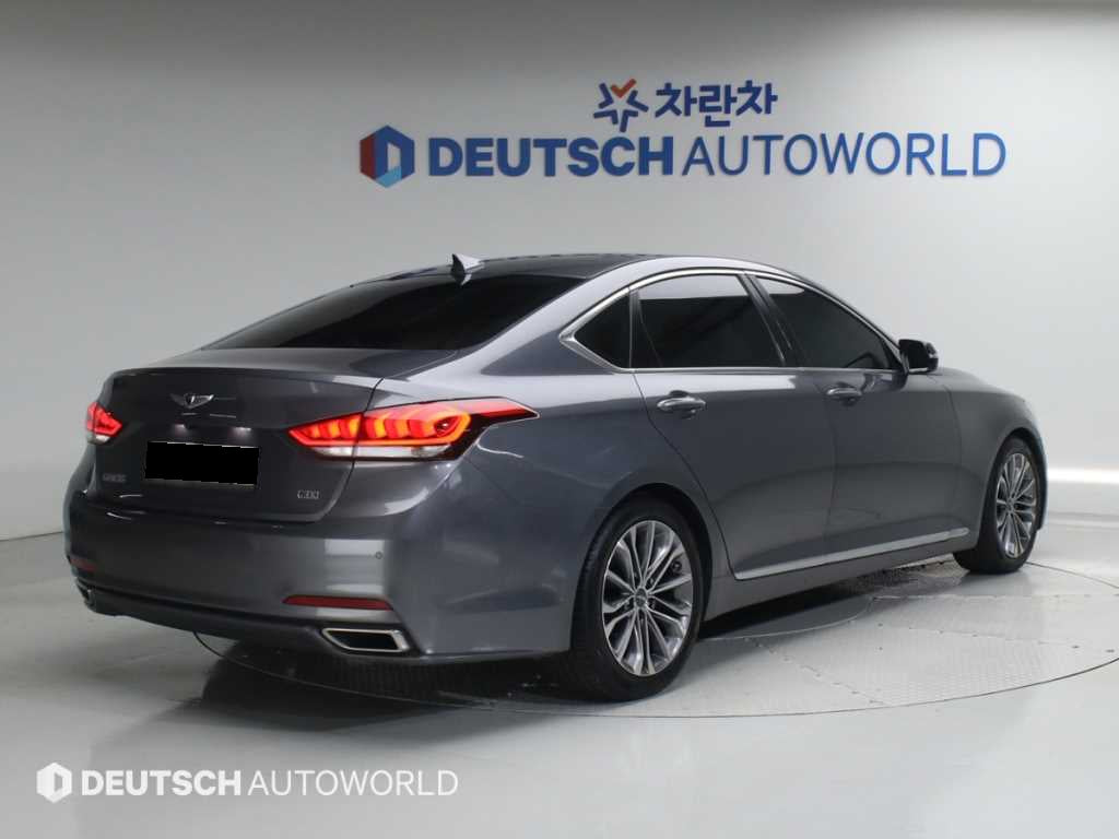 Hyundai Genesis — photo 02