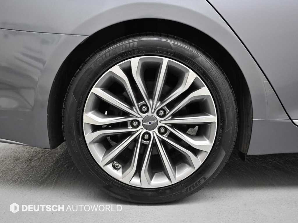 Hyundai Genesis — photo 05
