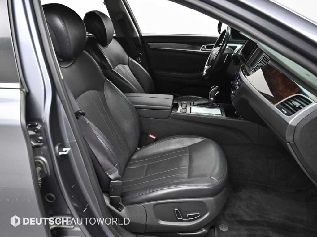 Hyundai Genesis — photo 10