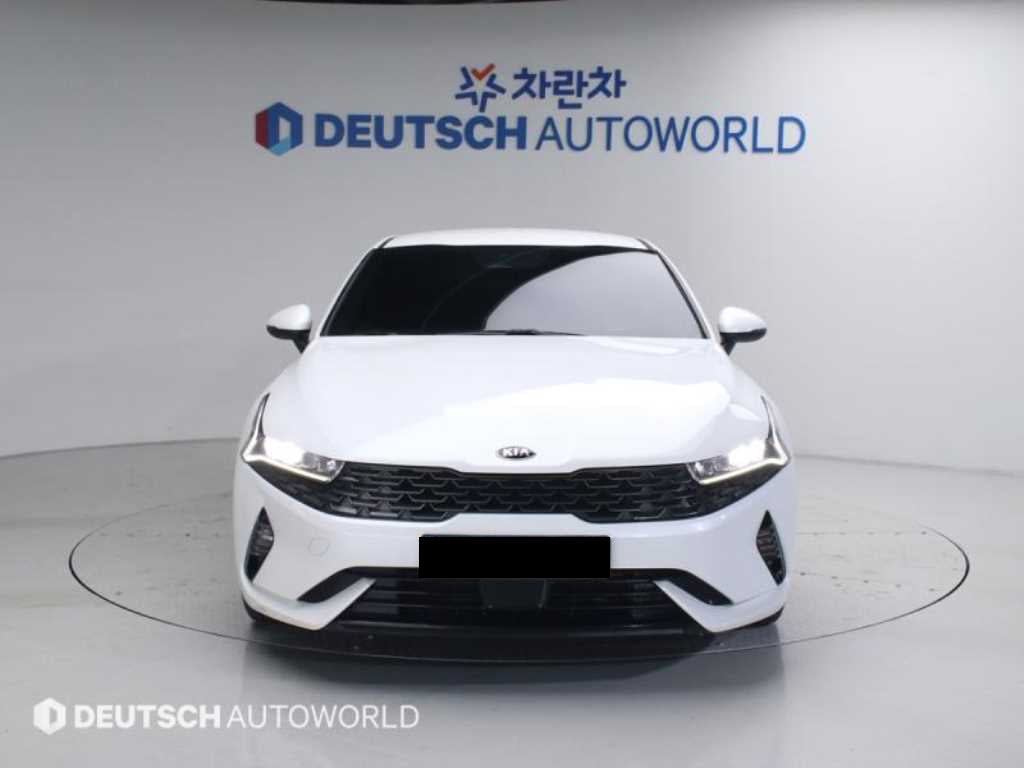 Kia K5 — photo 03
