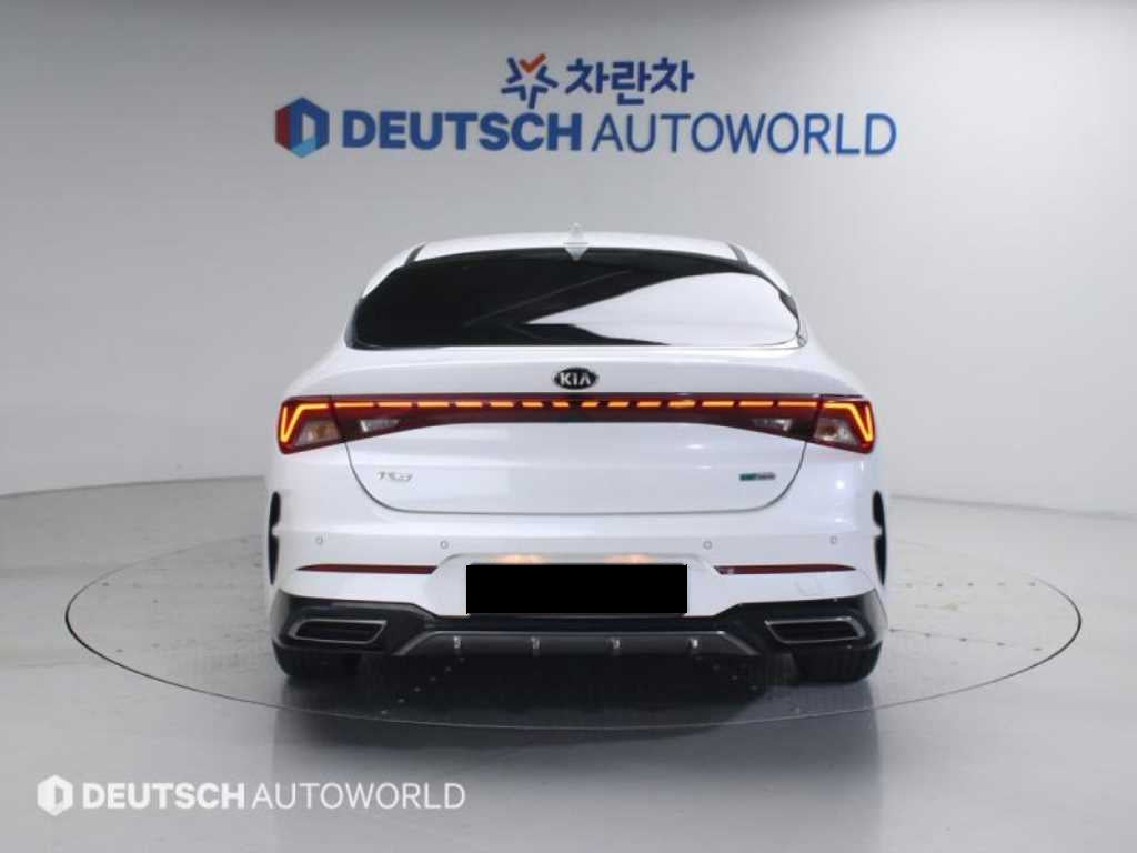 Kia K5 — photo 04