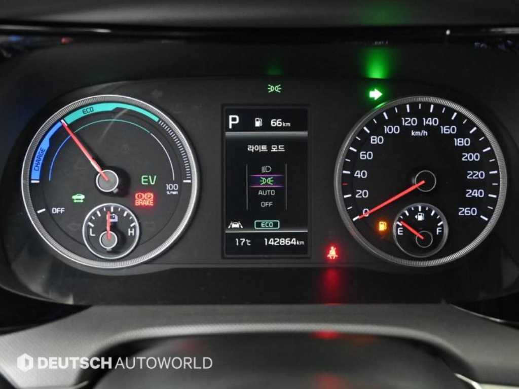 Kia K5 — photo 08
