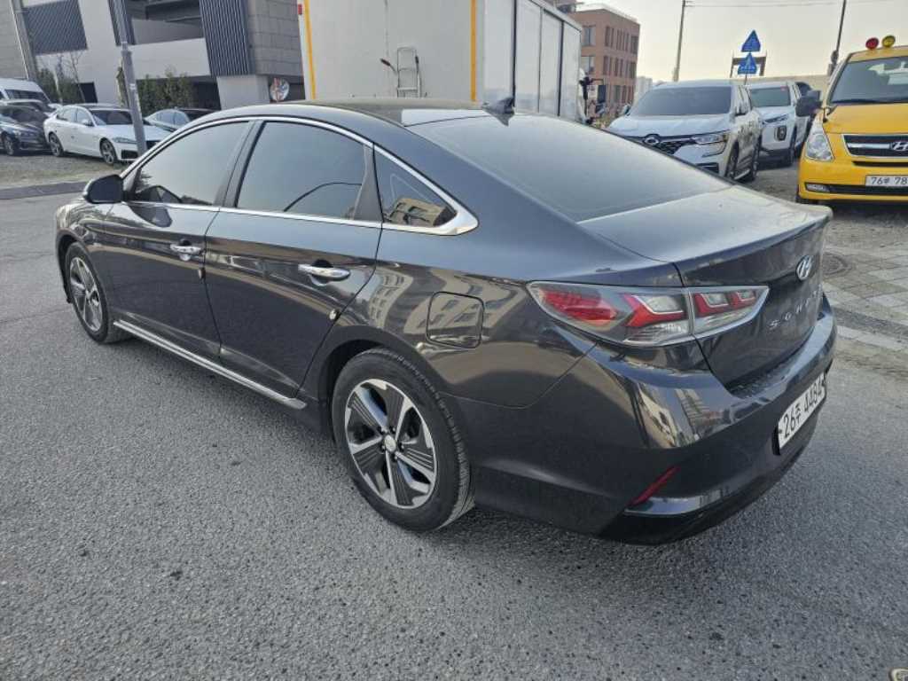 Hyundai Sonata — photo 02