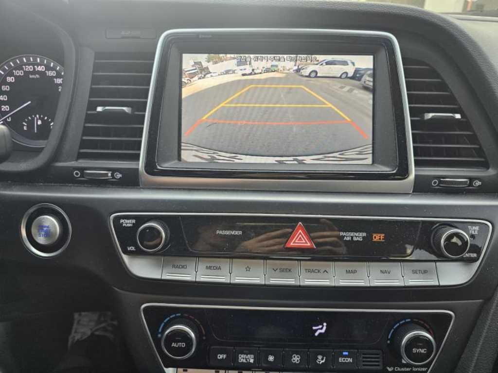 Hyundai Sonata — photo 09