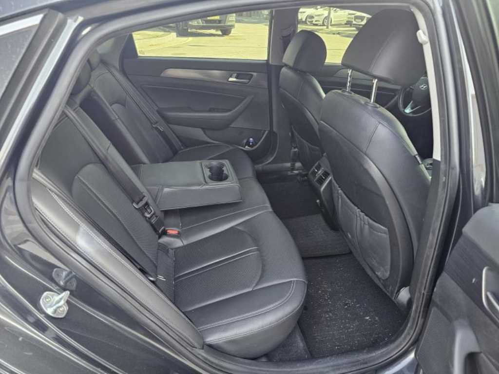 Hyundai Sonata — photo 14