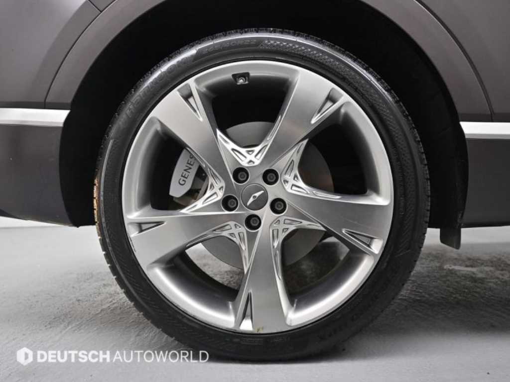 Genesis GV80 — photo 05