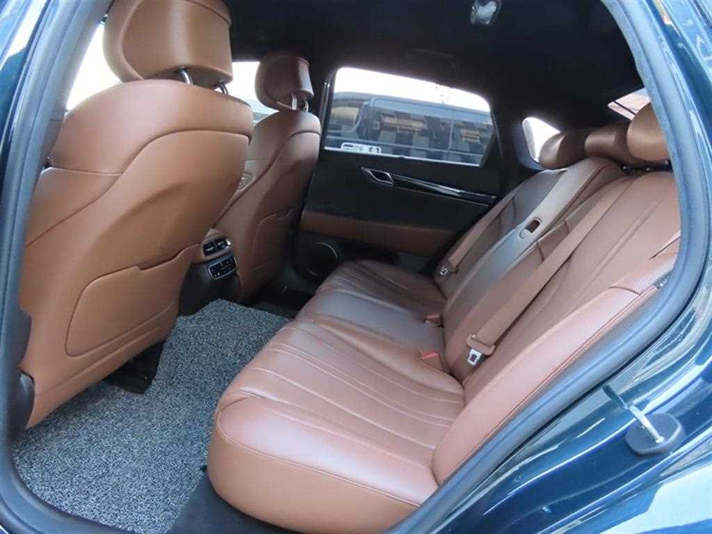 Genesis G80 — photo 07