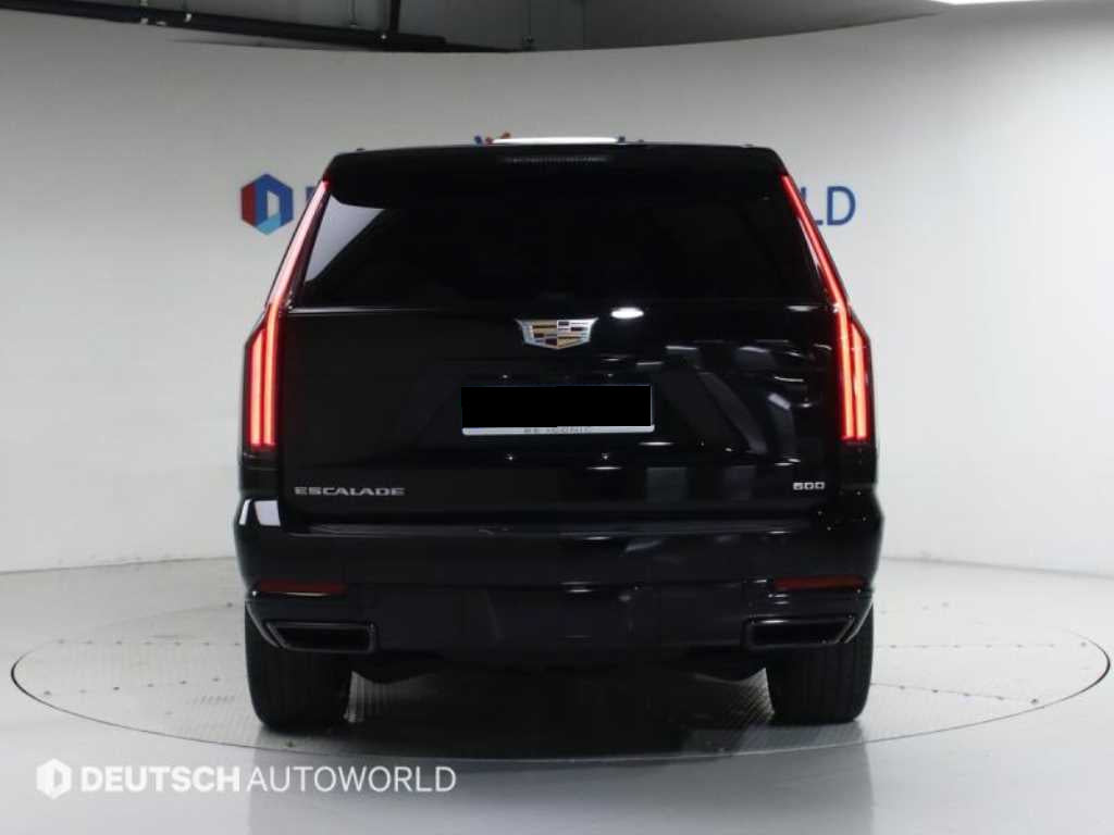 Cadillac Escalade — photo 04