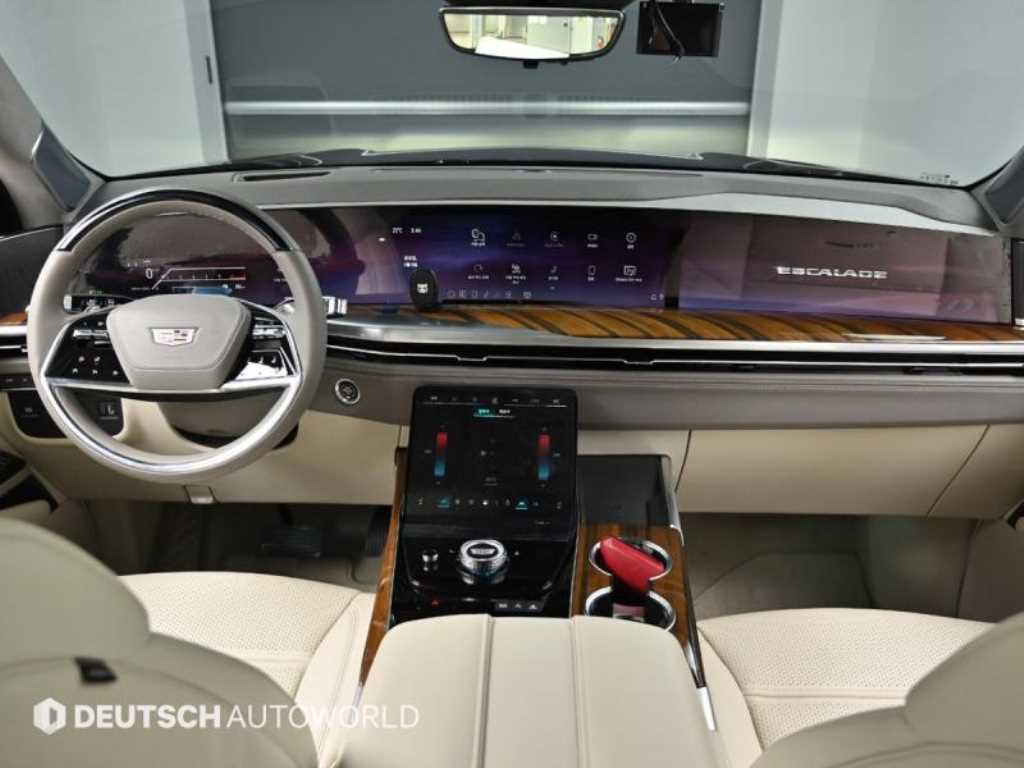 Cadillac Escalade — photo 07