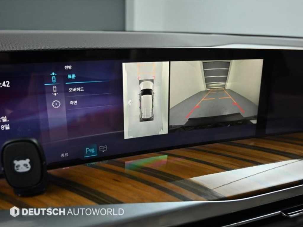 Cadillac Escalade — photo 15