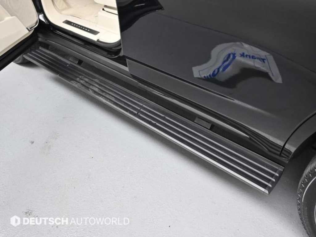 Cadillac Escalade — photo 16