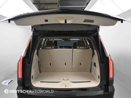 Cadillac Escalade — photo 19