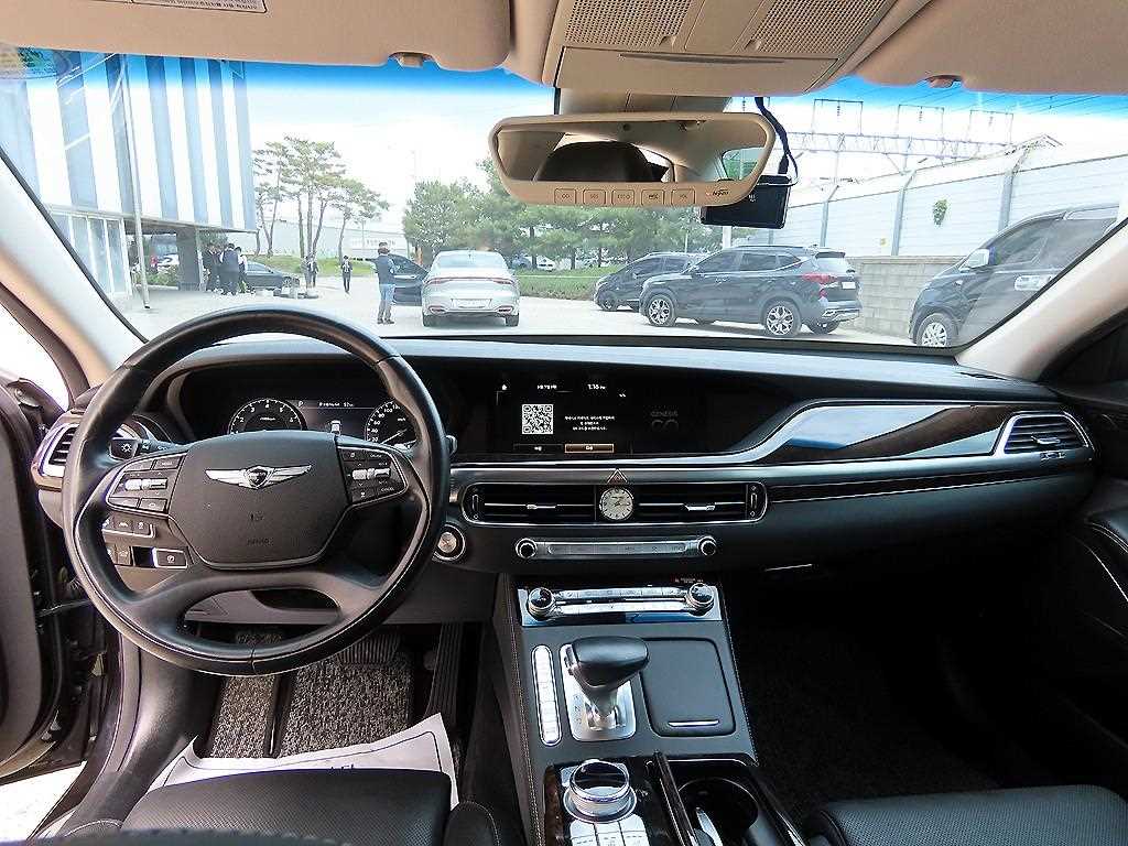 Genesis G90 — photo 07