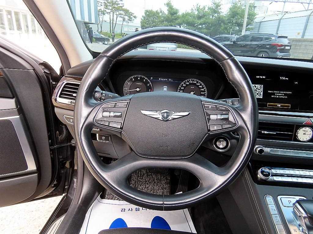 Genesis G90 — photo 08